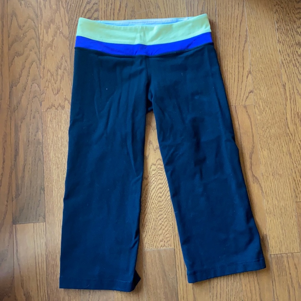 Lululemon size 6 cropped leggings